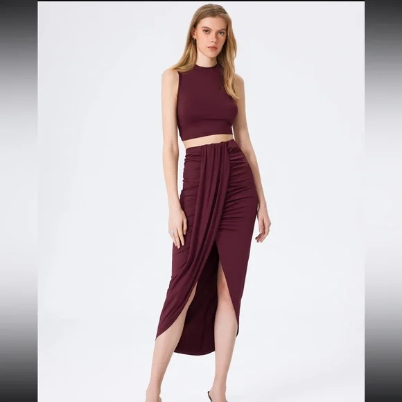 Elegant Olive Green JERSEY CROP TANK TOP & RUCHED MAXI SKIRT - Picture 2 of 6